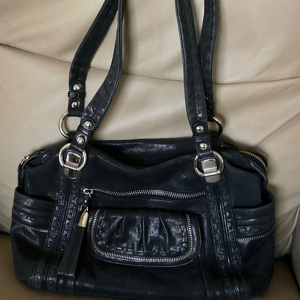 B. Makowski leather purse